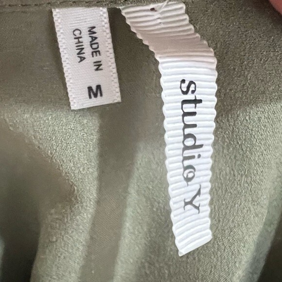 Olive green cut out back flowy tank size medium - Picture 7 of 9